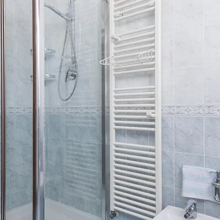 Ganden's Flat Апартаменты *