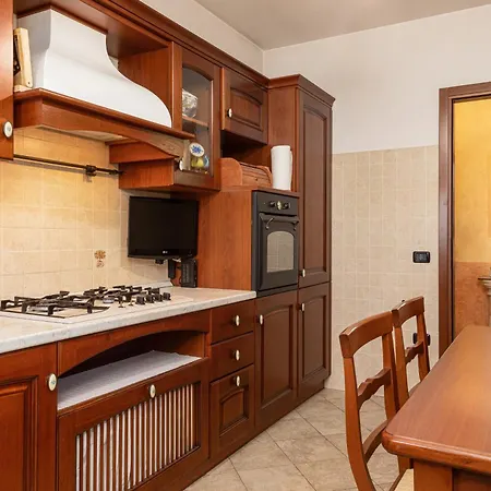 Ganden In With Free Parking Apartamento Módena