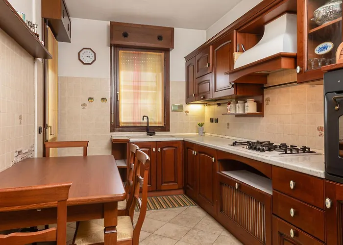 Ganden In With Free Parking 아파트 모데나